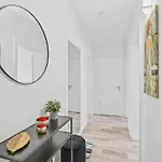 Bat Solutions Altstadt - Alles Was Ein Nicht Bietet - 3 45 Bis 75 Qm Fuer Bis Zu 12 Personen - Direkt Unter Der Burg - 2 Min Zur Altstadt - Weinbergblick, Heimkino Und E-ladesaeulen 公寓