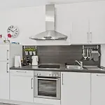 Bat Solutions Altstadt - Alles Was Ein Nicht Bietet - 3 45 Bis 75 Qm Fuer Bis Zu 12 Personen - Direkt Unter Der Burg - 2 Min Zur Altstadt - Weinbergblick, Heimkino Und E-ladesaeulen 公寓 *