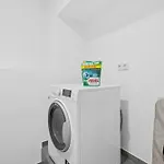 Bat Solutions Altstadt - Alles Was Ein Nicht Bietet - 3 45 Bis 75 Qm Fuer Bis Zu 12 Personen - Direkt Unter Der Burg - 2 Min Zur Altstadt - Weinbergblick, Heimkino Und E-ladesaeulen *