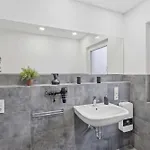 公寓 Bat Solutions Altstadt - Alles Was Ein Nicht Bietet - 3 45 Bis 75 Qm Fuer Bis Zu 12 Personen - Direkt Unter Der Burg - 2 Min Zur Altstadt - Weinbergblick, Heimkino Und E-ladesaeulen