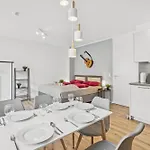 Bat Solutions Altstadt - Alles Was Ein Nicht Bietet - 3 45 Bis 75 Qm Fuer Bis Zu 12 Personen - Direkt Unter Der Burg - 2 Min Zur Altstadt - Weinbergblick, Heimkino Und E-ladesaeulen * 萨尔堡