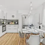 公寓 Bat Solutions Altstadt - Alles Was Ein Nicht Bietet - 3 45 Bis 75 Qm Fuer Bis Zu 12 Personen - Direkt Unter Der Burg - 2 Min Zur Altstadt - Weinbergblick, Heimkino Und E-ladesaeulen