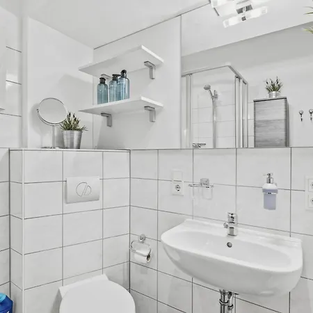 Bat Solutions Altstadt - Alles Was Ein Nicht Bietet - 3 45 Bis 75 Qm Fuer Bis Zu 12 Personen - Direkt Unter Der Burg - 2 Min Zur Altstadt - Weinbergblick, Heimkino Und E-ladesaeulen Apartment *