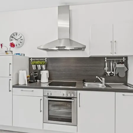 Bat Home Solutions Saarburg Altstadt - Alles Was Ein Hotel Nicht Bietet - 3 Apartments 45 Bis 75 Qm Fuer Bis Zu 12 Personen - Direkt Unter Der Burg - 2 Min Zur Altstadt - Weinbergblick Und Heimkino Daire *
