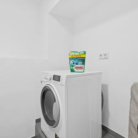 Bat Solutions Altstadt - Alles Was Ein Nicht Bietet - 3 45 Bis 75 Qm Fuer Bis Zu 12 Personen - Direkt Unter Der Burg - 2 Min Zur Altstadt - Weinbergblick, Heimkino Und E-ladesaeulen *