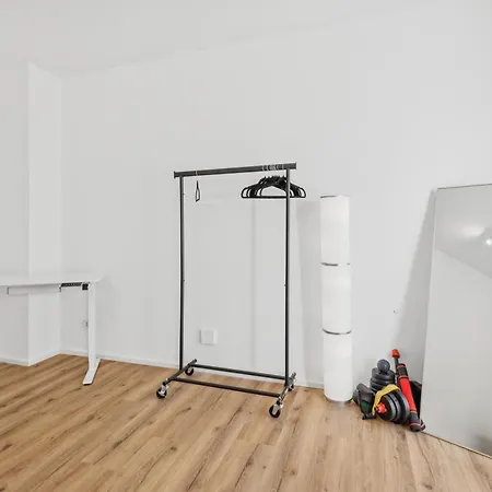 Bat Home Solutions Saarburg Altstadt - Alles Was Ein Hotel Nicht Bietet - 3 Apartments 45 Bis 75 Qm Fuer Bis Zu 12 Personen - Direkt Unter Der Burg - 2 Min Zur Altstadt - Weinbergblick Und Heimkino Daire *
