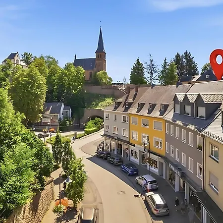 Daire Bat Home Solutions Saarburg Altstadt - Alles Was Ein Hotel Nicht Bietet - 3 Apartments 45 Bis 75 Qm Fuer Bis Zu 12 Personen - Direkt Unter Der Burg - 2 Min Zur Altstadt - Weinbergblick Und Heimkino *