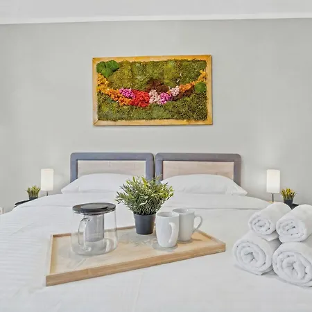 Bat Home Solutions Saarburg Altstadt - Alles Was Ein Hotel Nicht Bietet - 3 Apartments 45 Bis 75 Qm Fuer Bis Zu 12 Personen - Direkt Unter Der Burg - 2 Min Zur Altstadt - Weinbergblick Und Heimkino