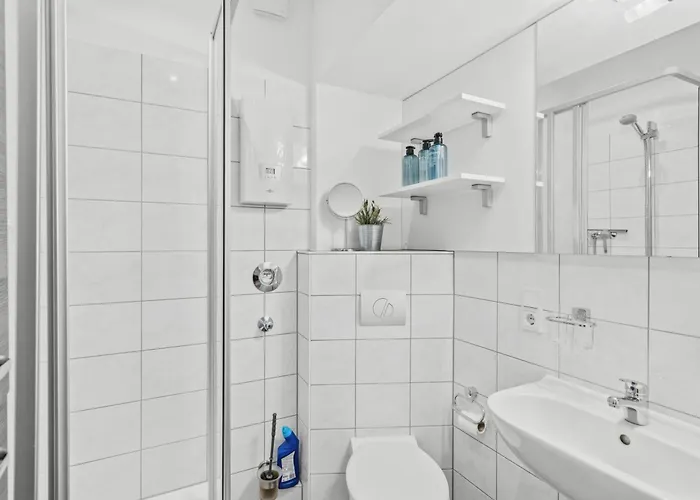 Bat Solutions Altstadt - Alles Was Ein Nicht Bietet - 3 45 Bis 75 Qm Fuer Bis Zu 12 Personen - Direkt Unter Der Burg - 2 Min Zur Altstadt - Weinbergblick, Heimkino Und E-ladesaeulen *