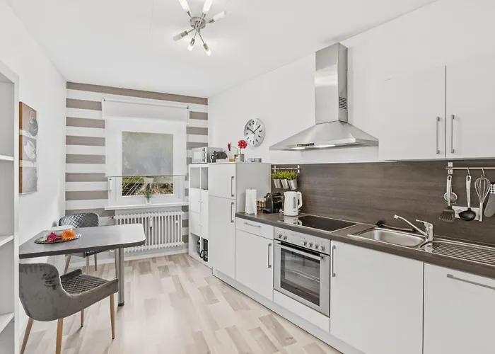 아파트 Bat Solutions Altstadt - Alles Was Ein Nicht Bietet - 3 45 Bis 75 Qm Fuer Bis Zu 12 Personen - Direkt Unter Der Burg - 2 Min Zur Altstadt - Weinbergblick, Heimkino Und E-ladesaeulen 사르부르크