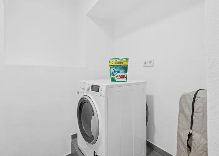 Bat Solutions Altstadt - Alles Was Ein Nicht Bietet - 3 45 Bis 75 Qm Fuer Bis Zu 12 Personen - Direkt Unter Der Burg - 2 Min Zur Altstadt - Weinbergblick, Heimkino Und E-ladesaeulen *