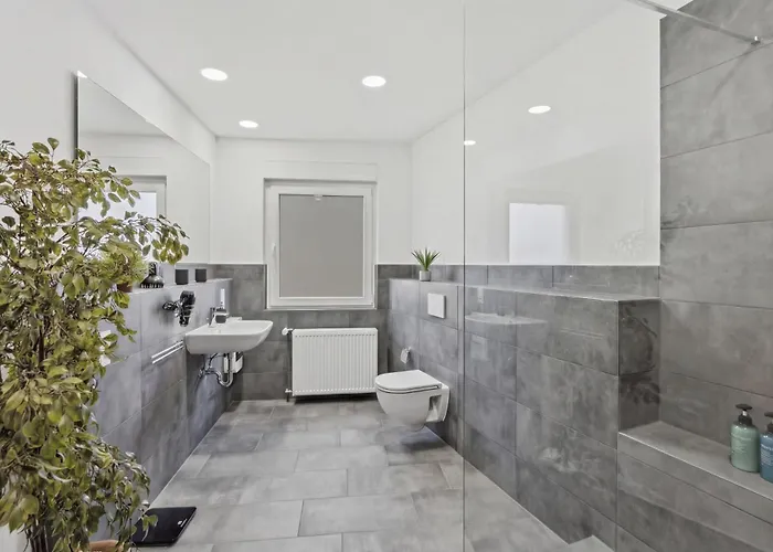 Bat Solutions Altstadt - Alles Was Ein Nicht Bietet - 3 45 Bis 75 Qm Fuer Bis Zu 12 Personen - Direkt Unter Der Burg - 2 Min Zur Altstadt - Weinbergblick, Heimkino Und E-ladesaeulen 아파트 사르부르크