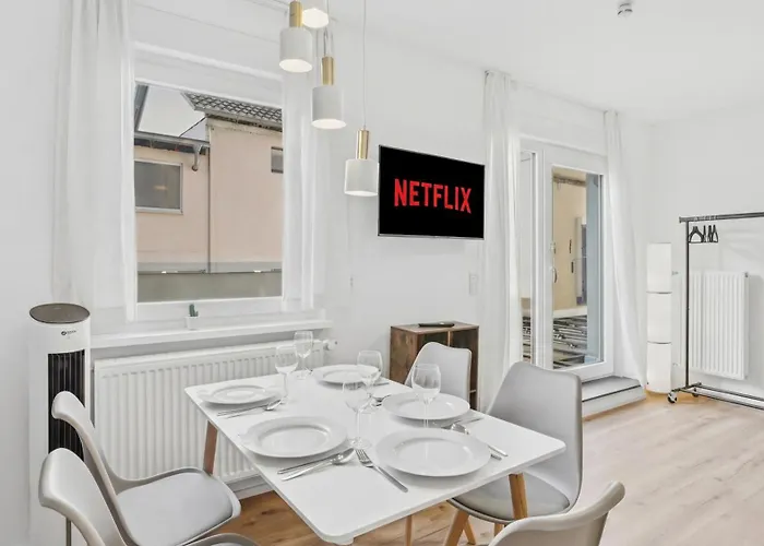 아파트 Bat Solutions Altstadt - Alles Was Ein Nicht Bietet - 3 45 Bis 75 Qm Fuer Bis Zu 12 Personen - Direkt Unter Der Burg - 2 Min Zur Altstadt - Weinbergblick, Heimkino Und E-ladesaeulen