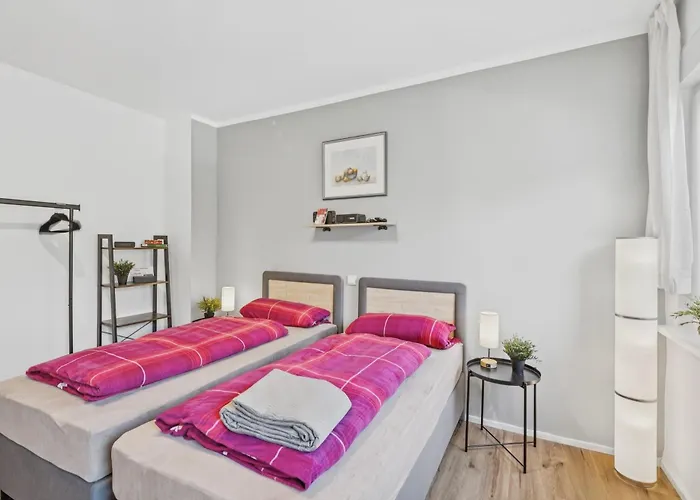 아파트 Bat Solutions Altstadt - Alles Was Ein Nicht Bietet - 3 45 Bis 75 Qm Fuer Bis Zu 12 Personen - Direkt Unter Der Burg - 2 Min Zur Altstadt - Weinbergblick, Heimkino Und E-ladesaeulen 사르부르크