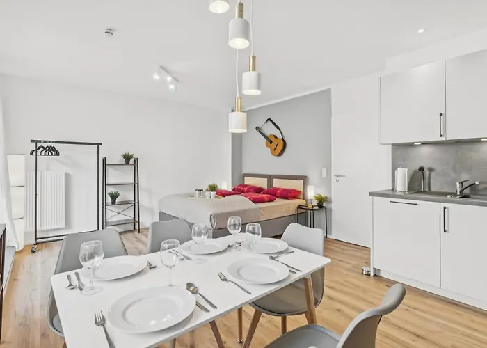 Bat Solutions Altstadt - Alles Was Ein Nicht Bietet - 3 45 Bis 75 Qm Fuer Bis Zu 12 Personen - Direkt Unter Der Burg - 2 Min Zur Altstadt - Weinbergblick, Heimkino Und E-ladesaeulen * 사르부르크