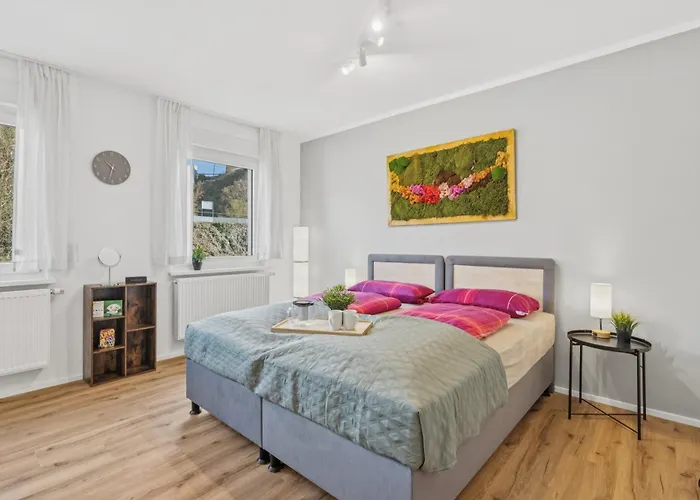 아파트 Bat Solutions Altstadt - Alles Was Ein Nicht Bietet - 3 45 Bis 75 Qm Fuer Bis Zu 12 Personen - Direkt Unter Der Burg - 2 Min Zur Altstadt - Weinbergblick, Heimkino Und E-ladesaeulen 사르부르크